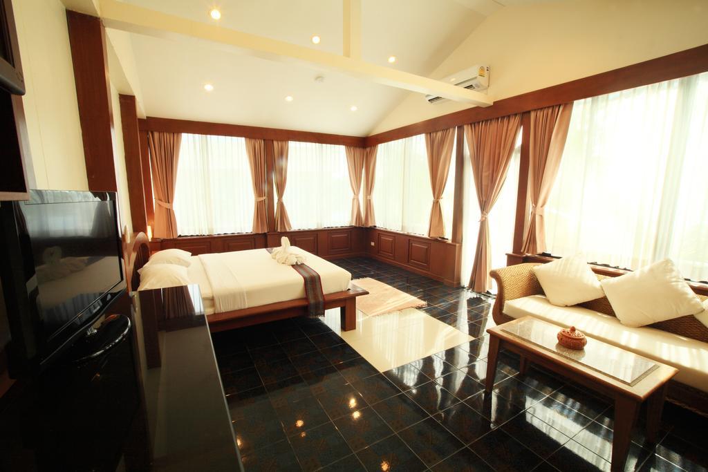 Resort In On The Phuket