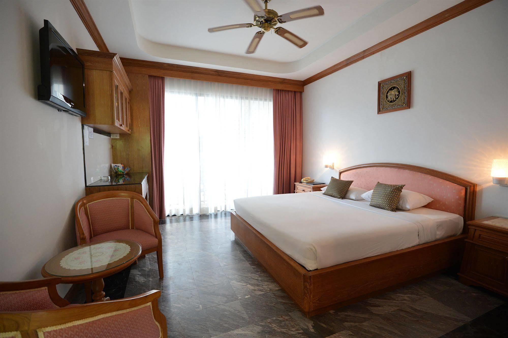 In On The 3* Phuket